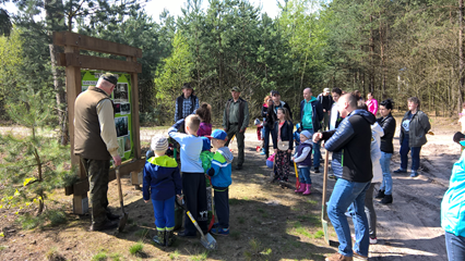 Ścieżka edukacyjna w lesie - współpraca z kołem łowieckim "Drop"