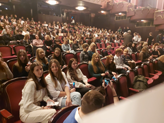 Szkolny Zespół Teatralny z wizytą w Teatrze Narodowym na "Kordianie".