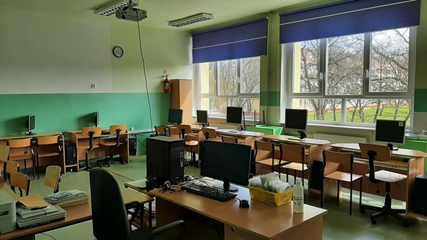 Budynek klas 1-3 - pracownia informatyczna