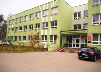 Wejście do naszej szkoły.