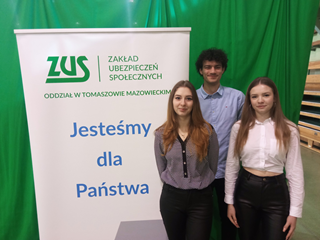 Uczniowie podczas Olimpiady ZUS.