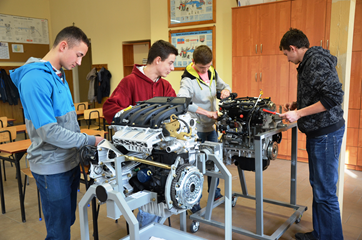 Mechanik pojazdów samochdowych - pracownia samochodowa