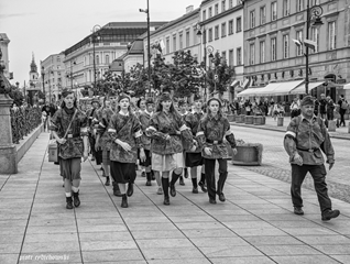 szkolna grupa rekonstrukcyjna - obchody rocznicy wybuchu powstania warszawskiego 1.08.2023  
