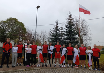 Uczestnictwo młodzieży w biegu z okazji Święta Odzyskania Niepodległości