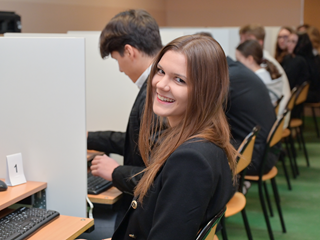 Egzaminy potwierdzające kwalifikacje w zawodzie, wysoka zdawalność 