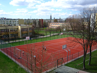 Boisko szkolne.
