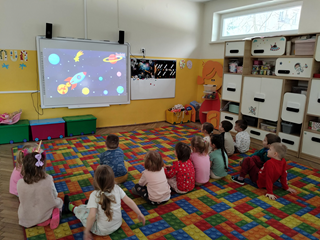 Zajęcia edukacyjne z wykorzystaniem tablicy multimedialnej 
