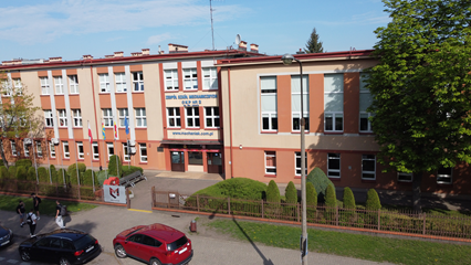 wejście główne szkoły