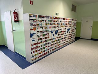 Korytarz II piętro - szafki szkolne