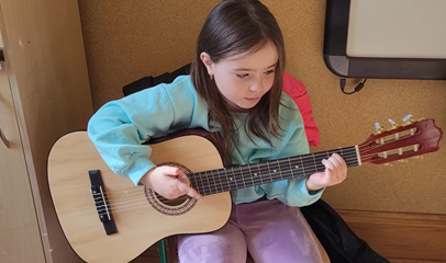 nauka gry na gitarze