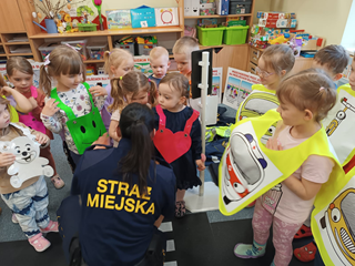 Uwaga! Małe kroki, wielka nauka bezpieczeństwa.