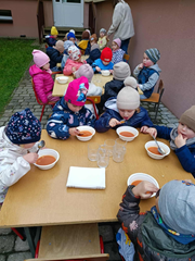 Dzień drzewa - obiad na dworze