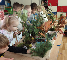 Zajęcia przyrodnicze - mieszkańcy lasu, tworzymy makietę