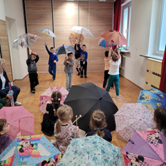 deszczowa muzyka-zajęcia z rytmiki