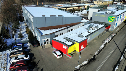 Szkoła mieści się na łączeniu dwóch ulic w Gostyniu: ul. Granicznej oraz ul. Starogostyńskiej