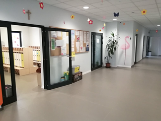 Przestronne korytarze 