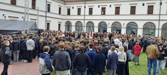 Dziedziniec naszej szkoły