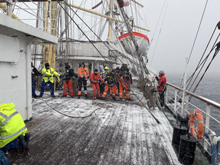 Praktyka morska - w zimie też przecież statki pływają. Nie było lekko, ale dajemy radę :)