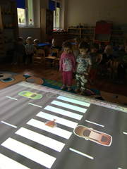 Wykorzystujemy nowoczesne pomoce dydaktyczne do utrwalenia zdobytych umiejętności